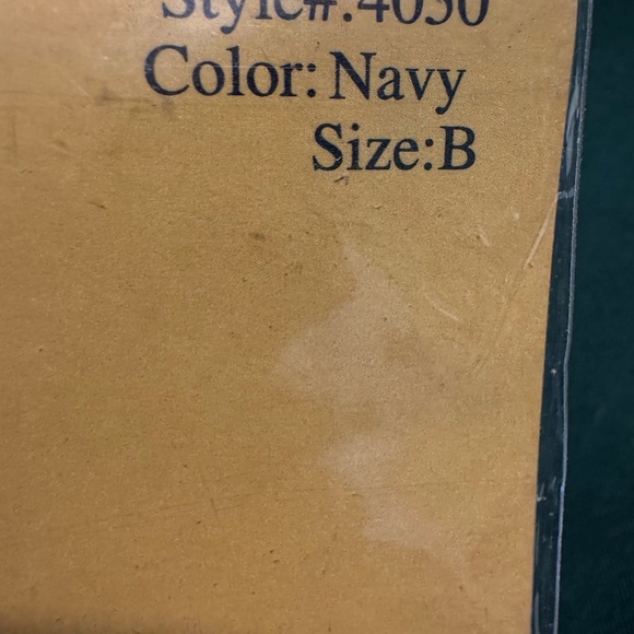 BN in Packaging Comfort Sheer Navy Pantyhose by Isadora Size B - Picture 4 of 6